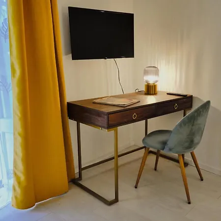 Lovely Historic Center 2-bedrooms Verbania