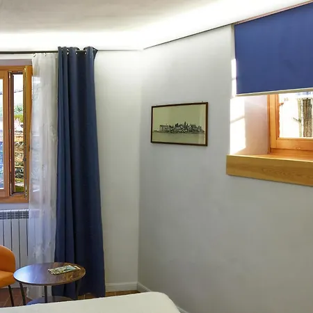 Lovely Historic Center 2-bedrooms Verbania